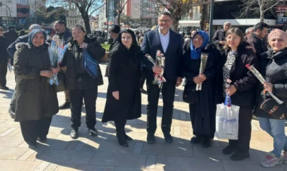 AK PARTİ’DEN 8 MART’TA ÇİÇEKLİ KUTLAMA