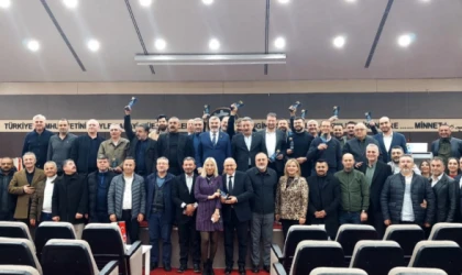 Çerkezköy TSO’da Müşterek Meslek Komiteleri Toplantısı’nda başarılı komitelere plaket verildi