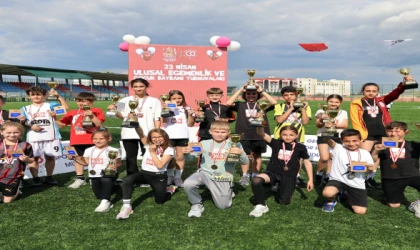 ATLETİZM YARIŞMALARI NEFES KESTİ