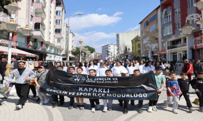 KAPAKLI’DA DÜNYA SAĞLIK GÜNÜ KAPSAMINDA FARKINDALIK YÜRÜYÜŞÜ DÜZENLENDİ