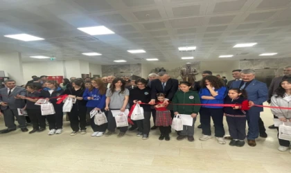 ÖĞRENCİLERDEN VATAN SEVGİSİNİ YANSITAN ANLAMLI SERGİ