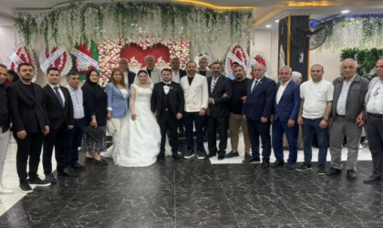 AK PARTİ TEŞKİLATINDAN AYDOĞDU ÇİFTİNE MUTLULUK DESTEĞİ