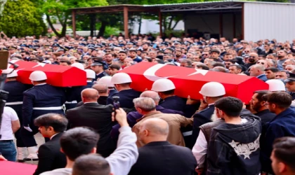 ÇORLU, KAHRAMAN POLİSLERİNİ GÖZYAŞLARI VE DUALARLA UĞURLADI