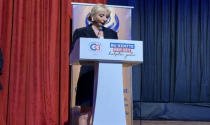 “Yılın Annesi” Ödülü Duygu Dolu Anlara Sahne Oldu: Zeynep Bozkurt Unutulmadı