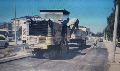ÇÖKEN YOL ASFALTLANARAK ONARILDI