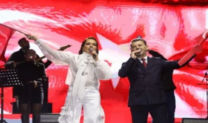 Kapaklı’da Cumhuriyet coşkusu Bengü konseriyle taçlandı