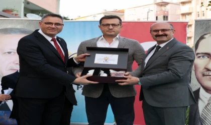 Vahap Akay’dan AK Parti buluşmasında dikkat çeken mesajlar