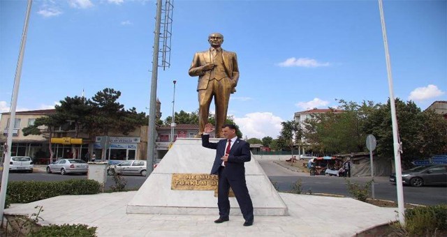 ATATÜRK ANITI YENİLENDİ