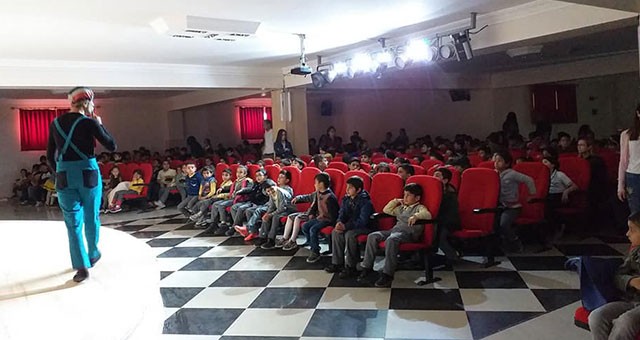 TURUNCUNUN BAHÇESİ KIZILPINAR KÜLTÜR MERKEZİ’NDE SAHNELENDİ