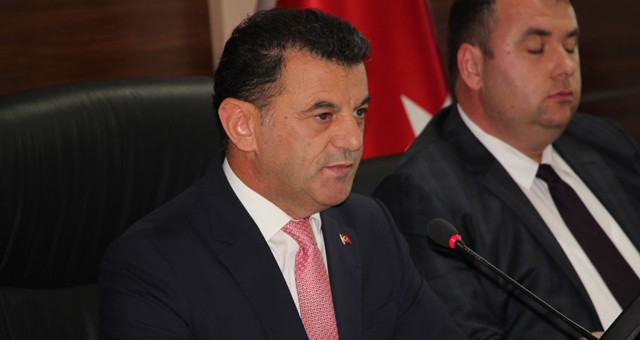 BAŞKAN ÇETİN: “BENİM AKRABAM DA YOK BELEDİYEDE KOMŞUM DA”