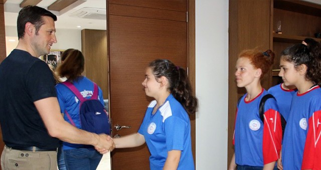 AKAY: “GENÇLERİMİZİN BAŞARILARI İLE GURUR DUYUYOR, MUTLU OLUYORUZ”